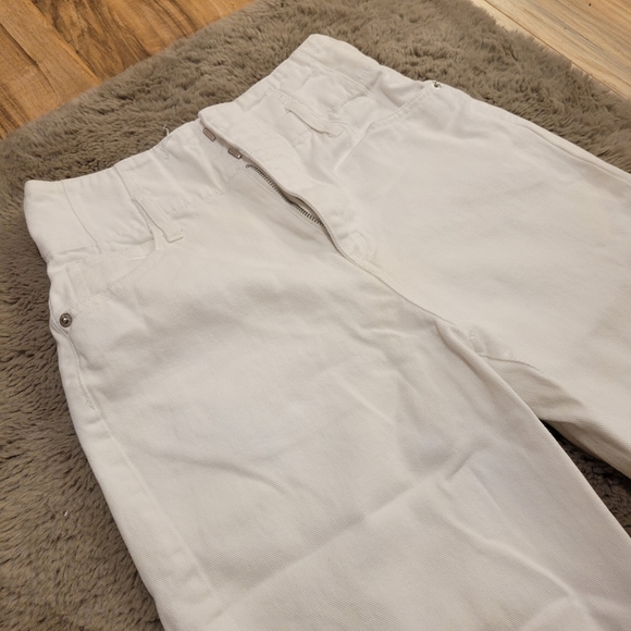 Jeans - Picture 2 of 3